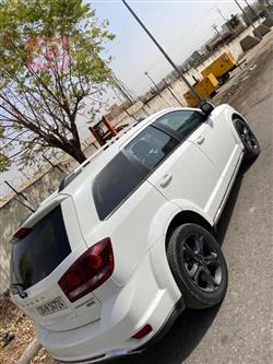 دودج جورني